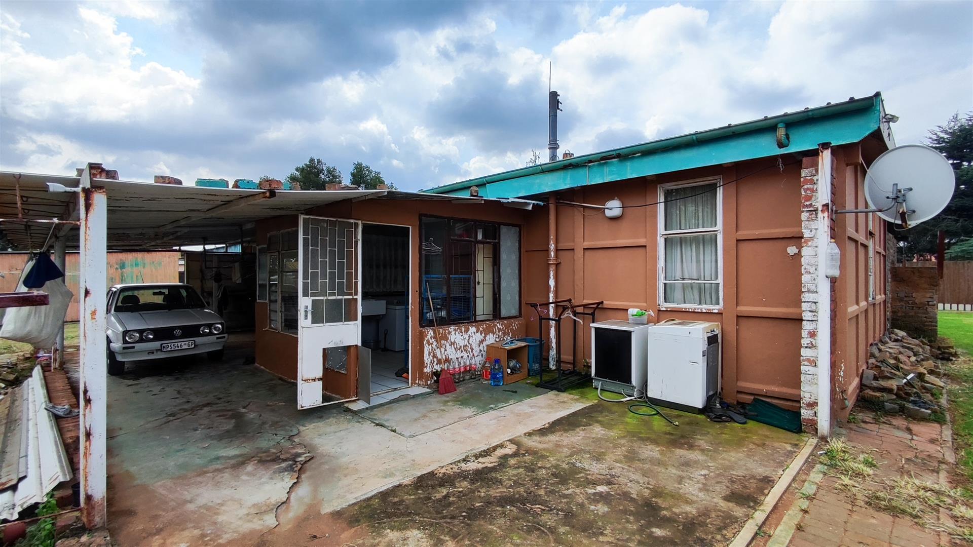 Backyard of property in Farrarmere