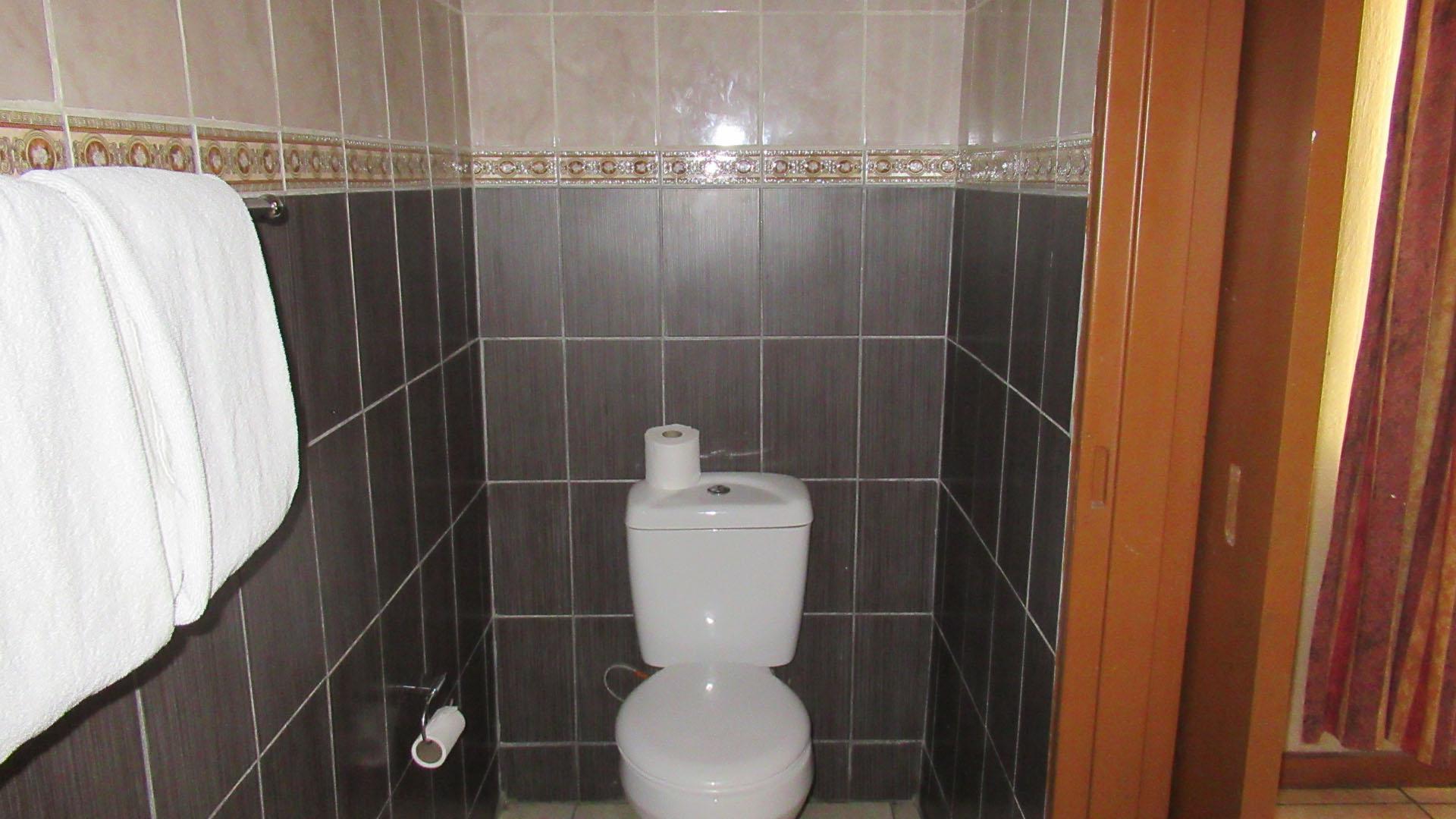 Bathroom 3+ - 62 square meters of property in Benoni