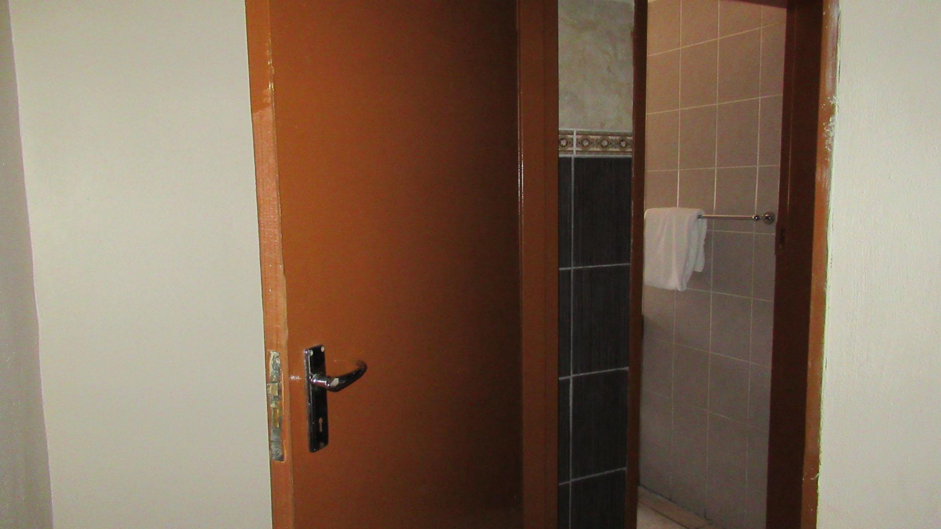 Spaces - 37 square meters of property in Benoni