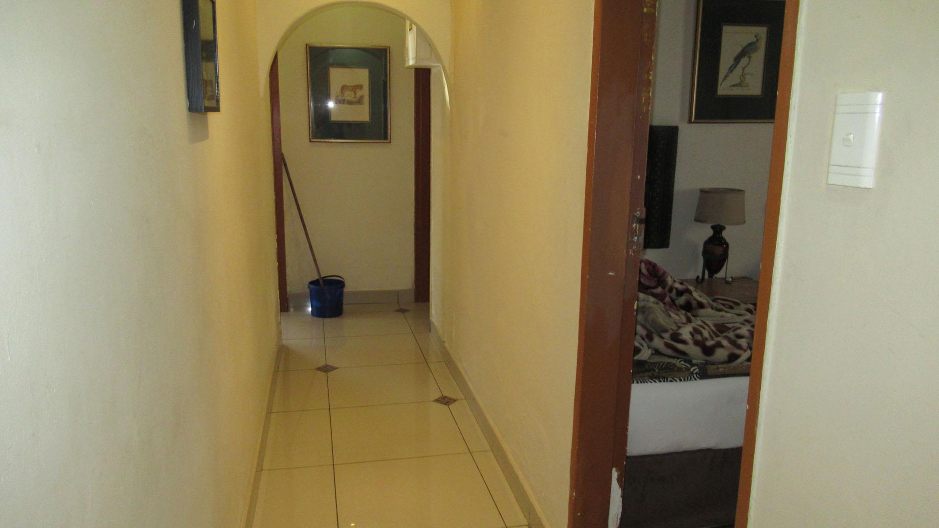 Spaces - 37 square meters of property in Benoni