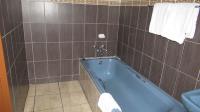 Bathroom 3+ - 62 square meters of property in Benoni