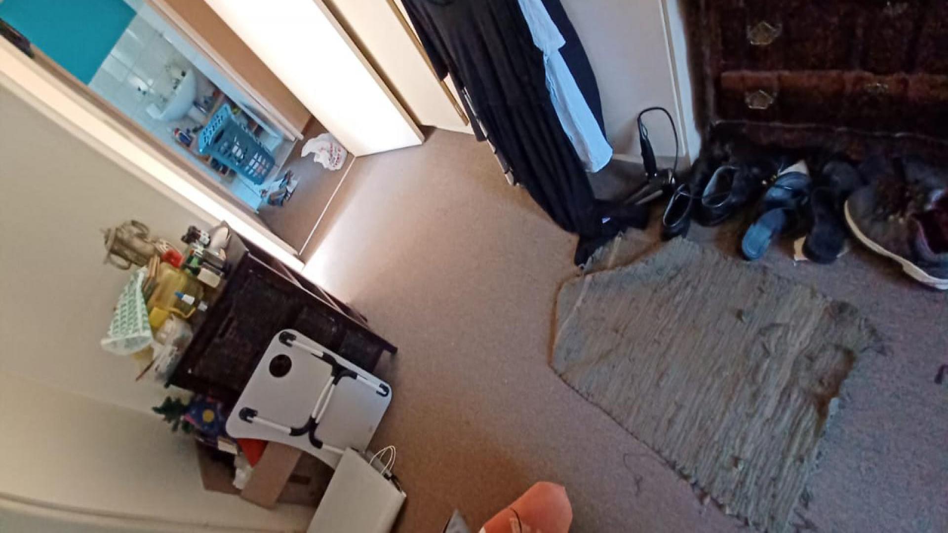 Bed Room 1 of property in Eldoraigne