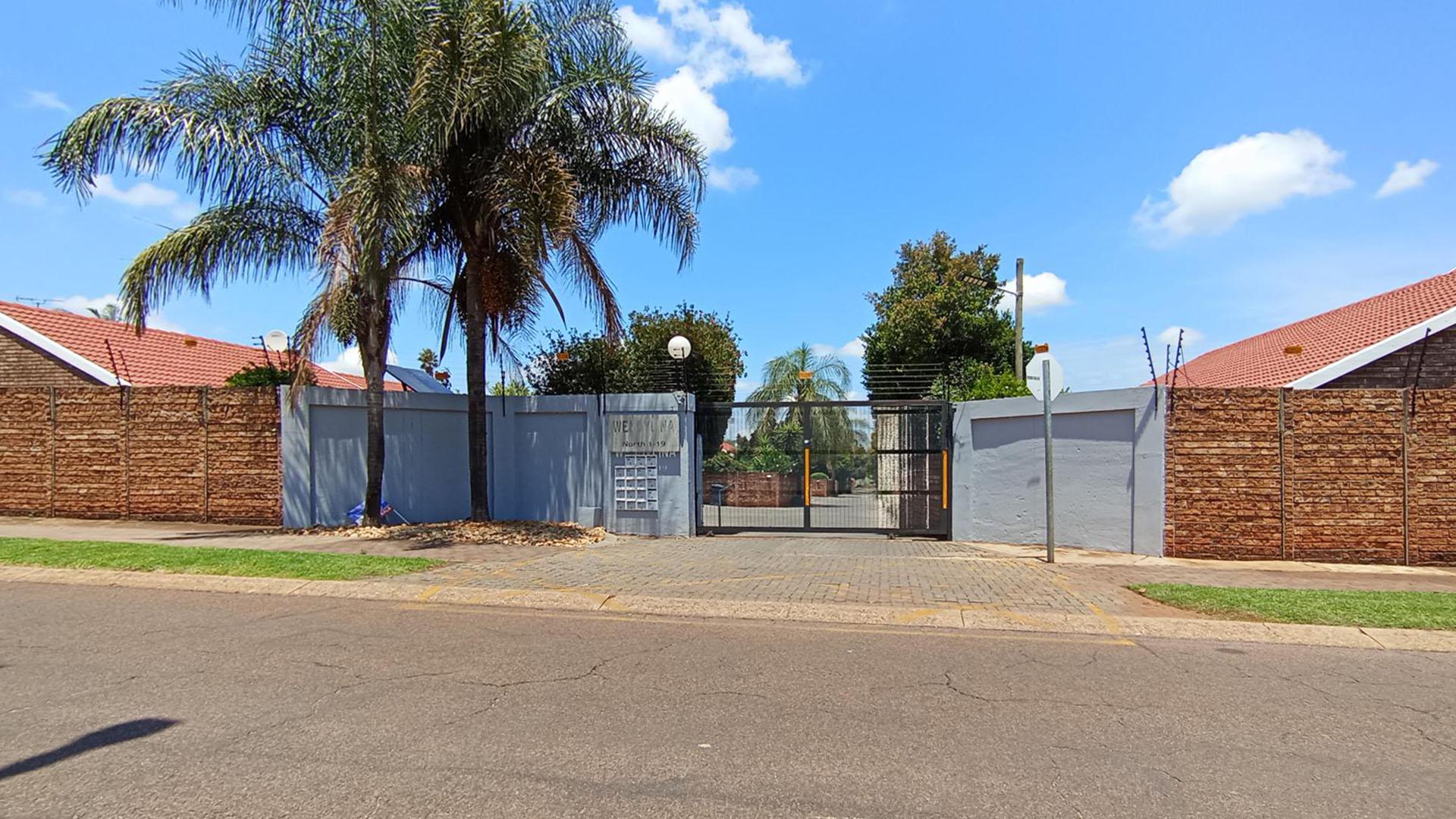 Front View of property in Eldoraigne