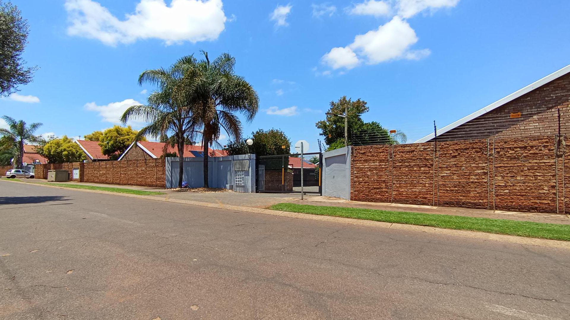 Front View of property in Eldoraigne