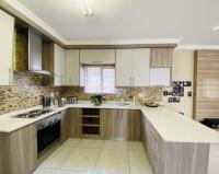 Kitchen of property in Summerset