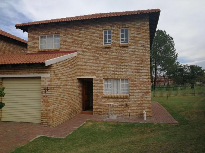 3 Bedroom Simplex for Sale For Sale in Waterkloof (Rustenburg) - MR390632