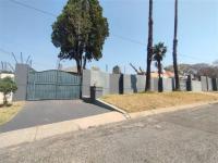 Front View of property in Silvamonte