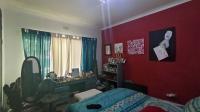 Bed Room 2 - 17 square meters of property in Alberante