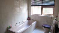 Bathroom 1 - 10 square meters of property in Lone Hill