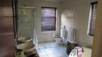 Main Bathroom - 11 square meters of property in Lone Hill