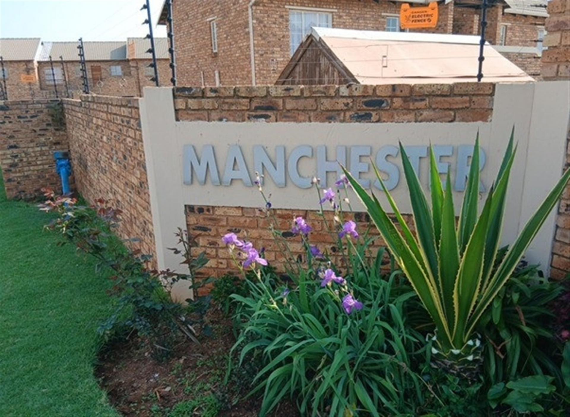 Front View of property in Chloorkop