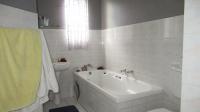 Bathroom 1 - 5 square meters of property in Safarituine