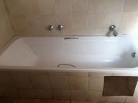 Bathroom 1 - 4 square meters of property in Crystal Park