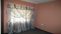 Bed Room 1 - 10 square meters of property in Crystal Park