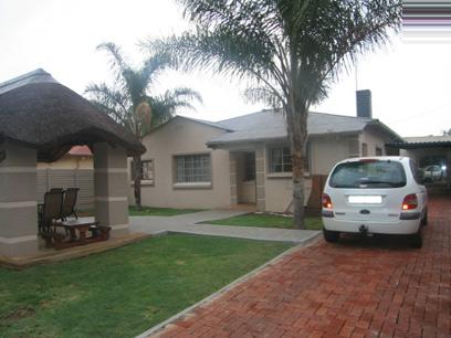 3 Bedroom House for Sale For Sale in Rietfontein - Private Sale - MR39104
