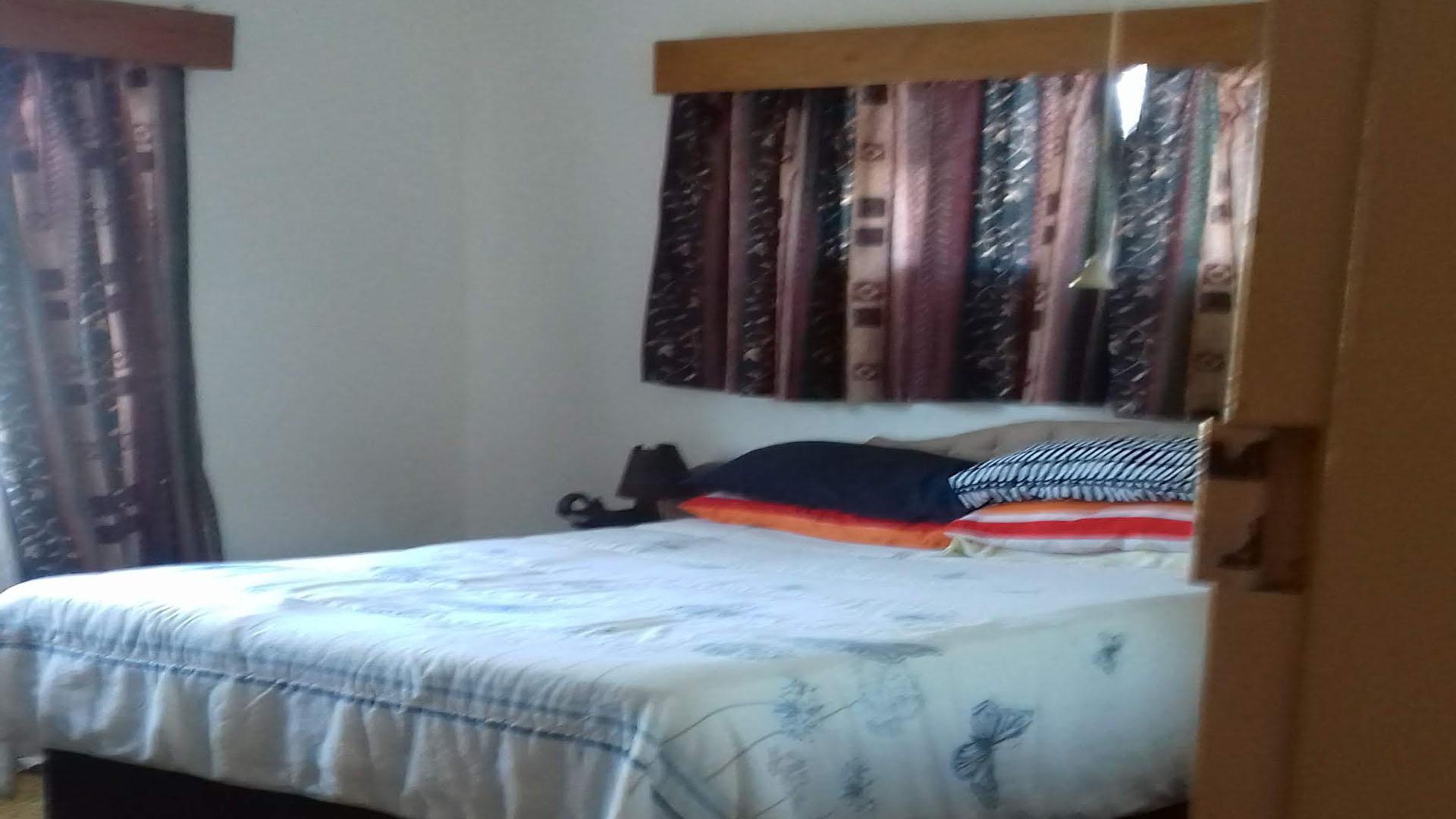 Main Bedroom - 18 square meters of property in Graafwater