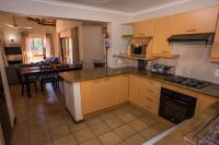 Kitchen - 13 square meters of property in Hazyview