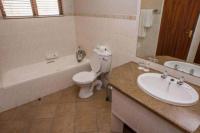 Bathroom 2 - 7 square meters of property in Hazyview