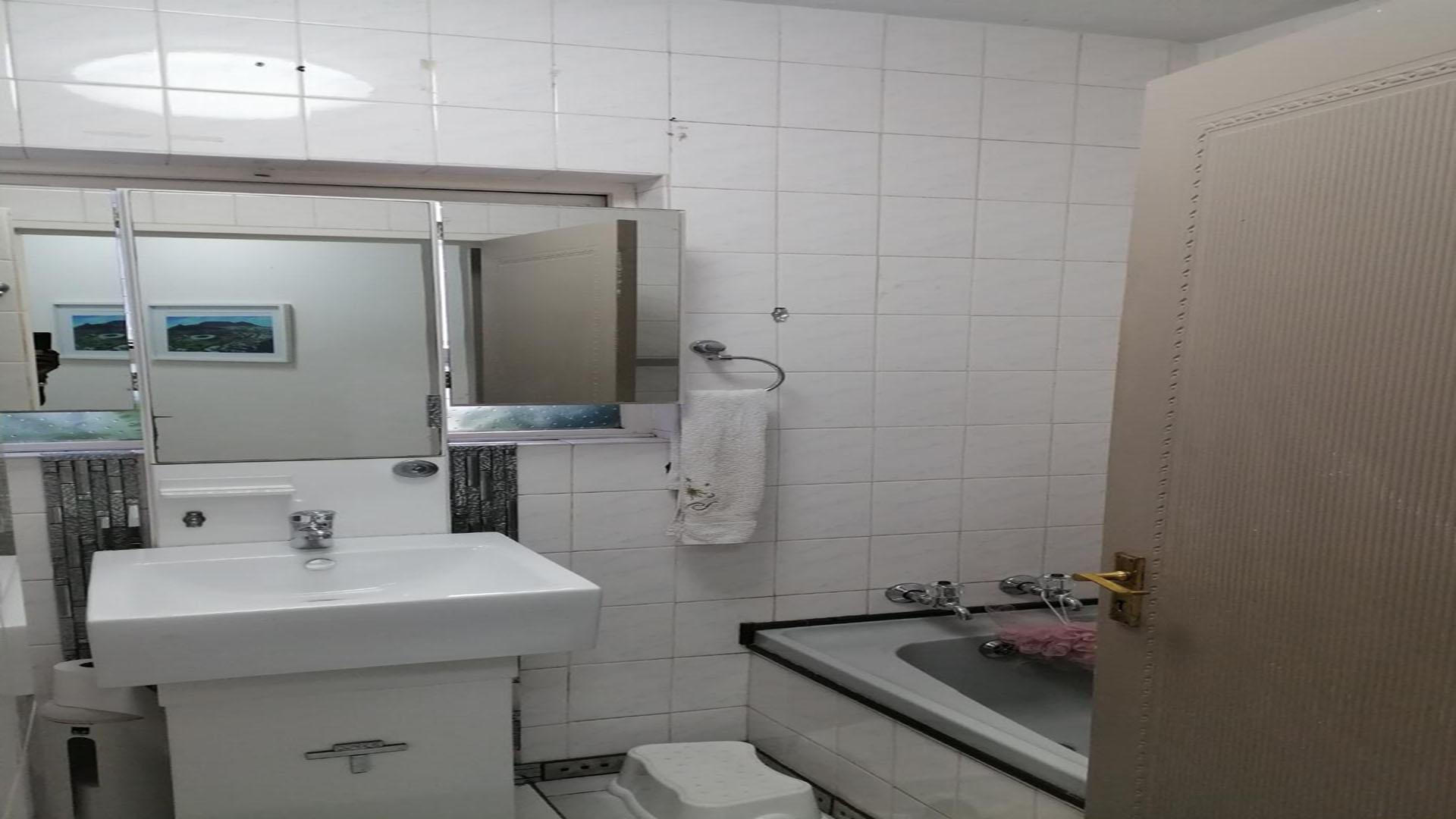 Bathroom 2 of property in Bryanston