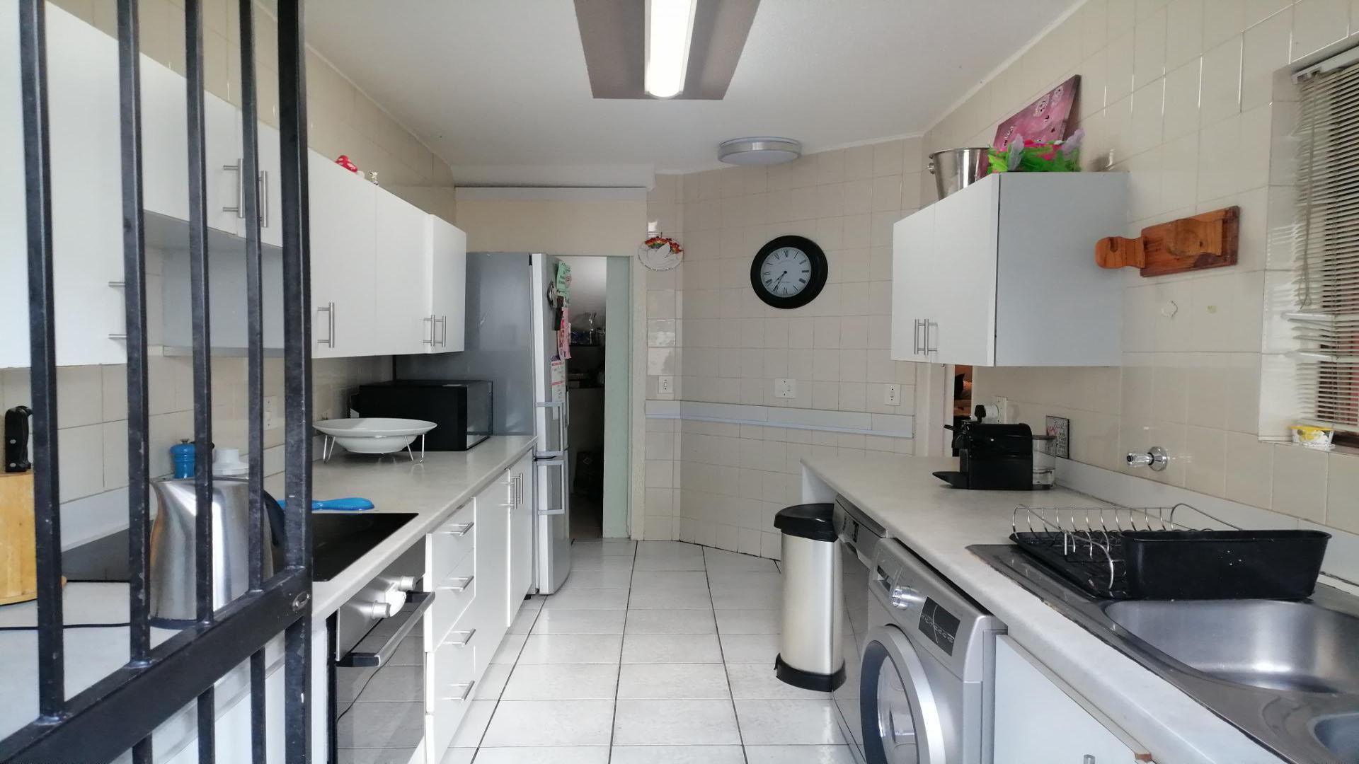 Kitchen of property in Bryanston