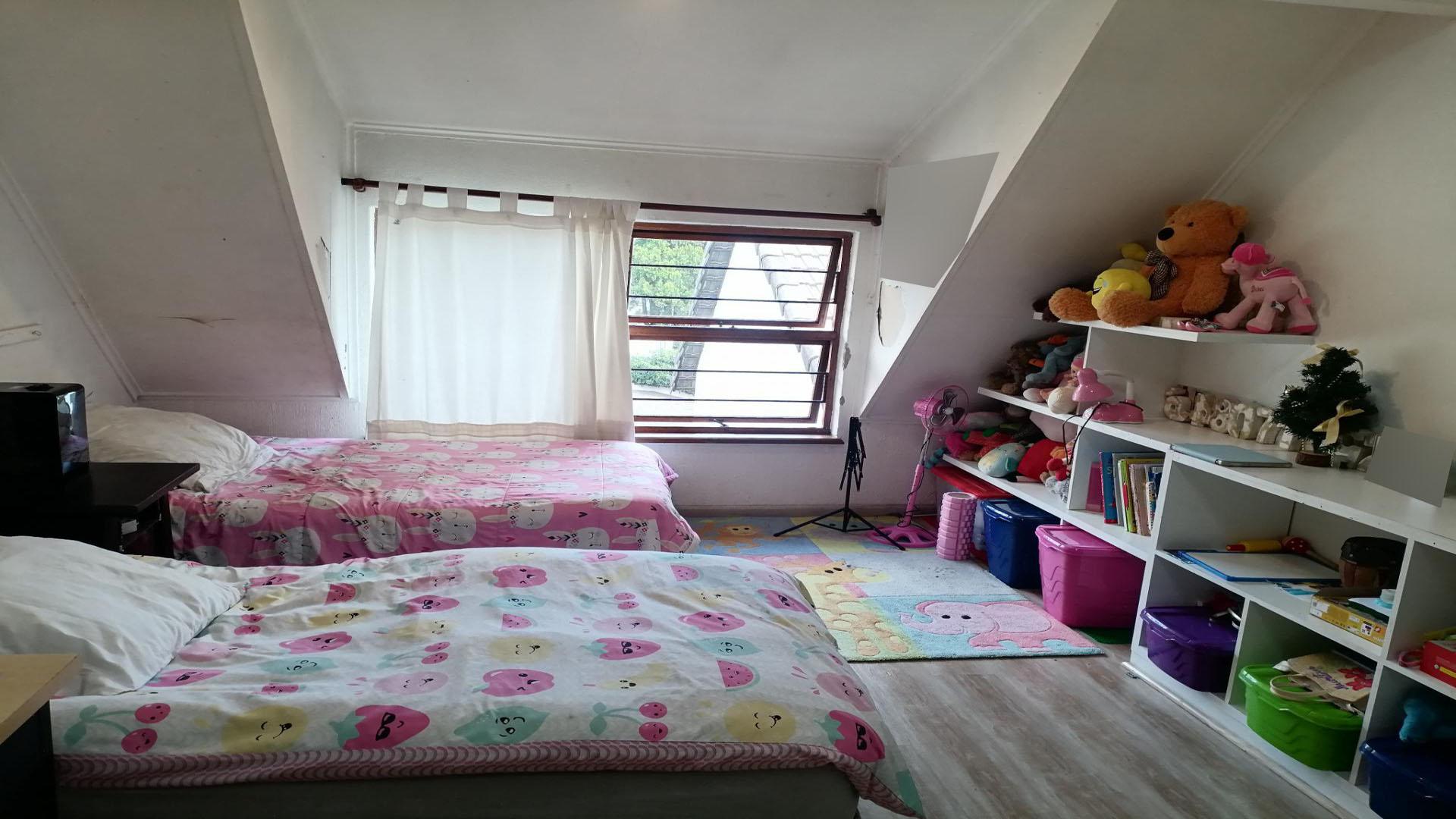 Bed Room 3 of property in Bryanston