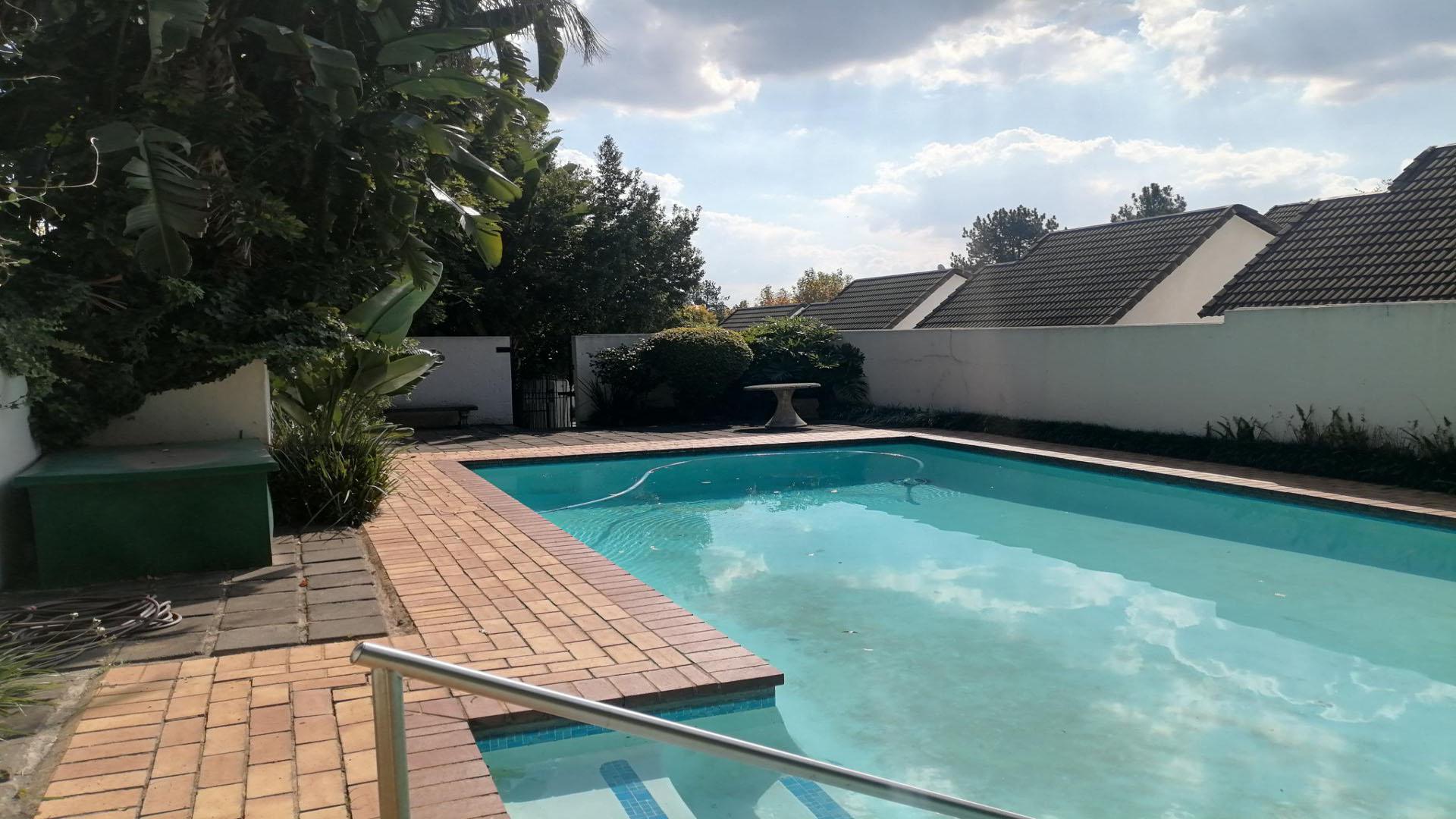 Swimming Pool of property in Bryanston