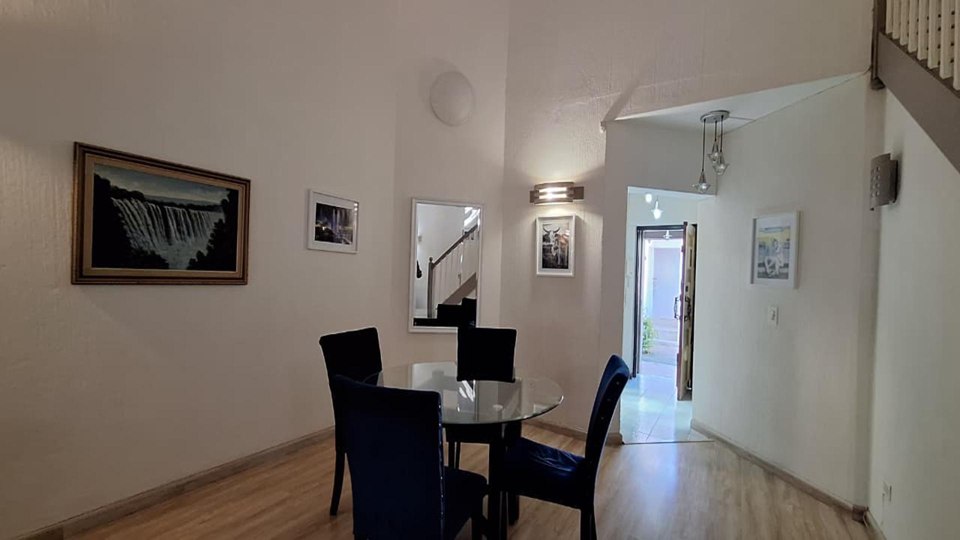 Dining Room - 14 square meters of property in Bryanston