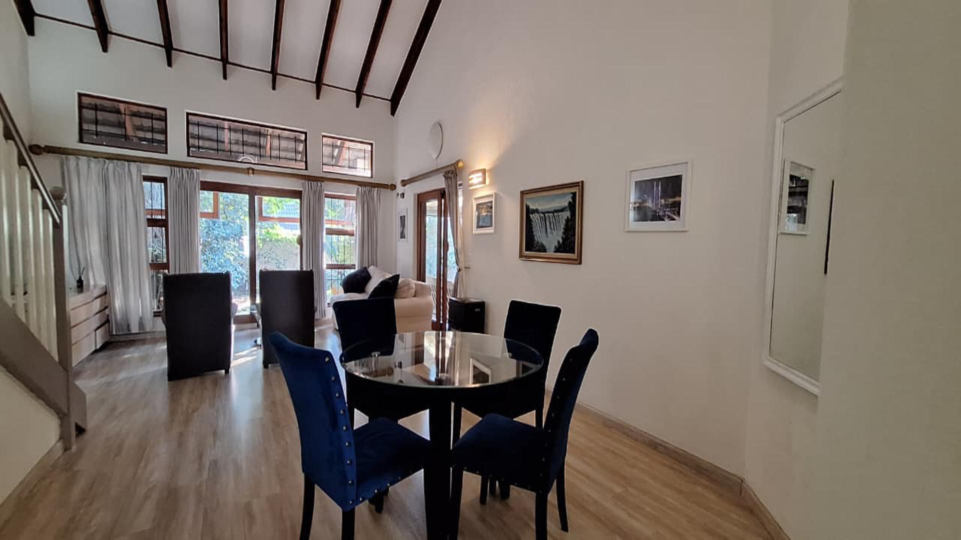 Dining Room - 14 square meters of property in Bryanston