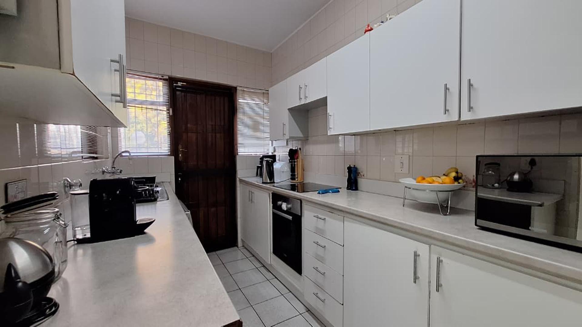 Kitchen - 12 square meters of property in Bryanston