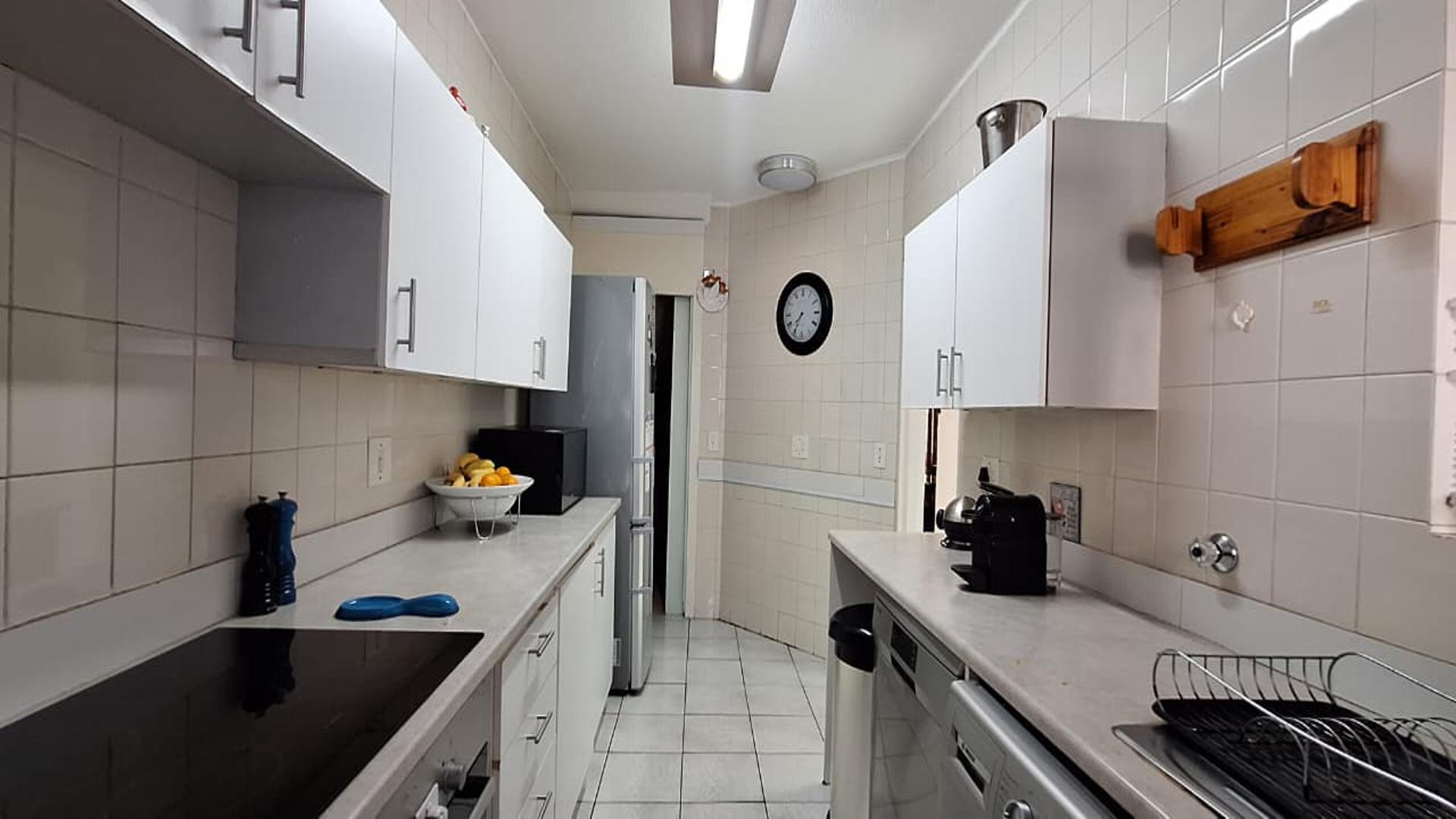 Kitchen - 12 square meters of property in Bryanston