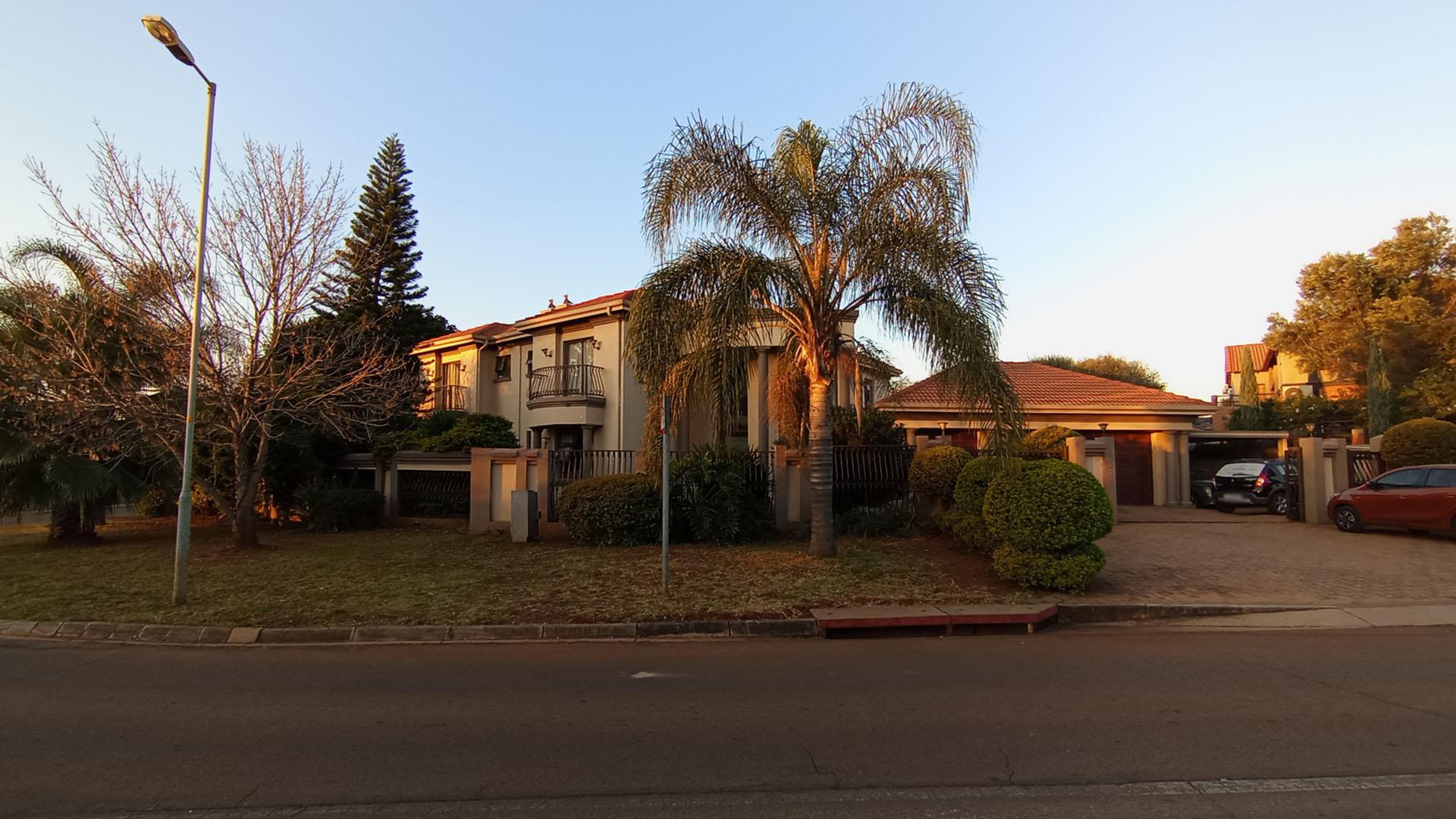 Front View of property in Montana Tuine