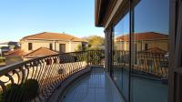 Balcony - 43 square meters of property in Montana Tuine