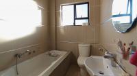 Bathroom 3+ - 6 square meters of property in Montana Tuine