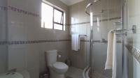Bathroom 1 - 7 square meters of property in Montana Tuine