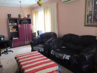 Lounges - 25 square meters of property in Dunnottar
