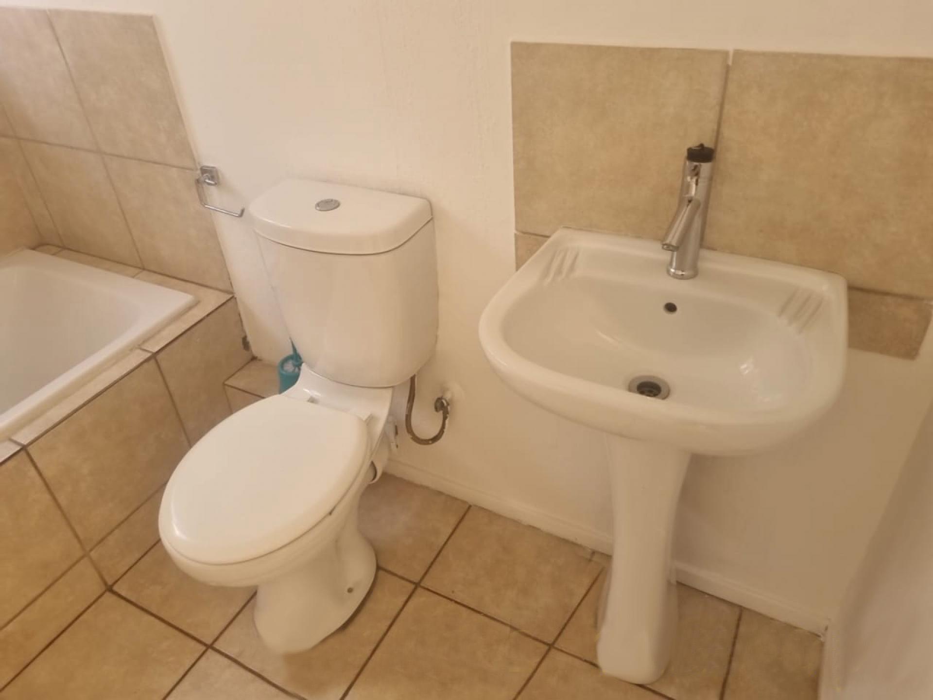 Bed Room 1 of property in Dawn Park