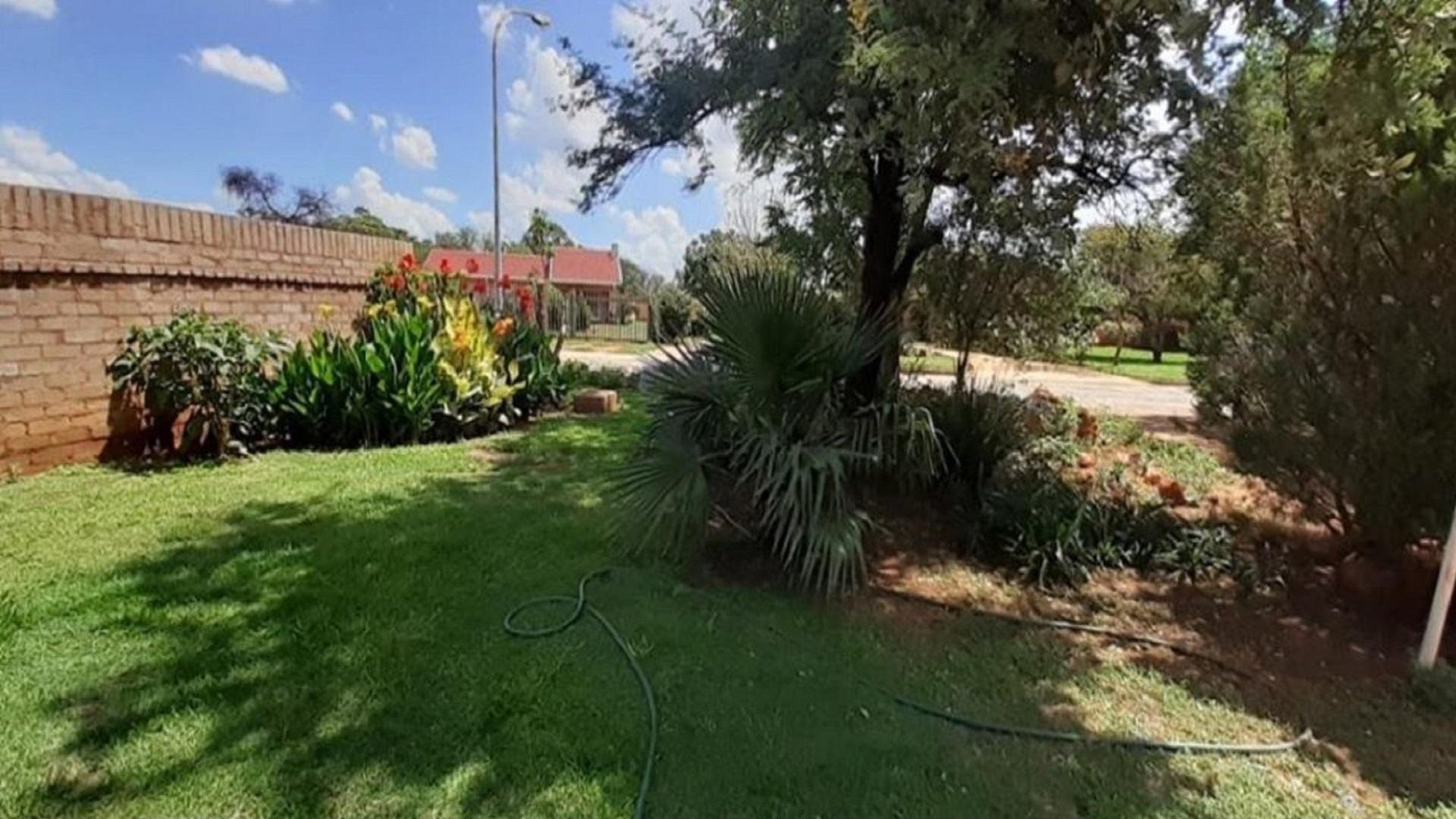 Front View of property in Hartebeesfontein