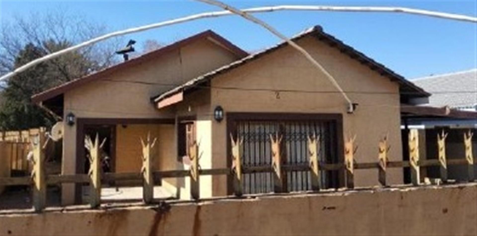 Front View of property in Lydenburg