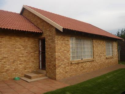 2 Bedroom House for Sale For Sale in Randfontein - Private Sale - MR39282