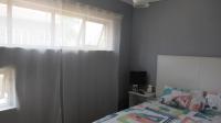 Bed Room 1 - 10 square meters of property in Windsor West