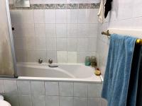 Bathroom 1 - 6 square meters of property in Windsor West
