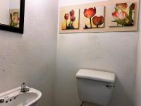 Guest Toilet - 2 square meters of property in Windsor West