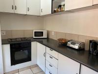Kitchen - 10 square meters of property in Windsor West