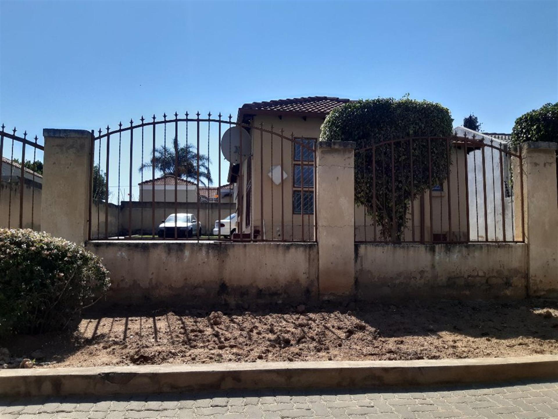 Front View of property in Cosmo City