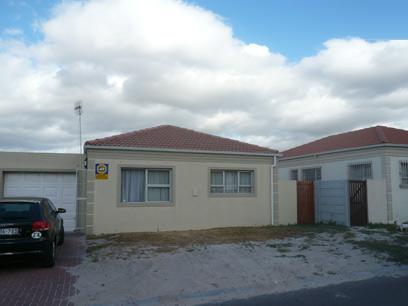 2 Bedroom House for Sale For Sale in Kraaifontein - Home Sell - MR39316