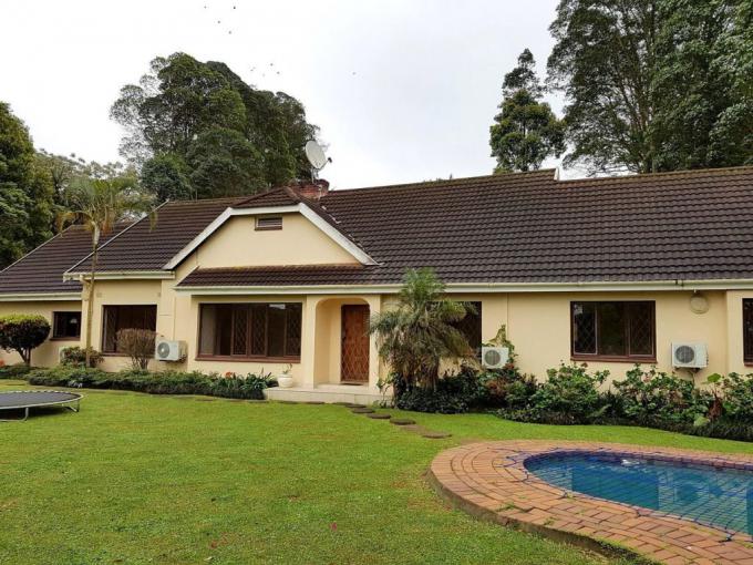 4 Bedroom House to Rent in Kloof  - Property to rent - MR393242