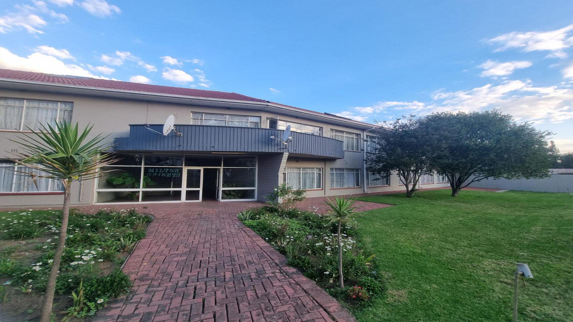 Front View of property in Three Rivers