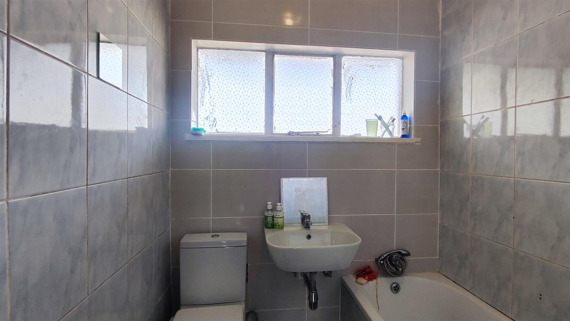 Bathroom 1 - 5 square meters of property in Three Rivers