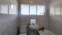 Bathroom 1 of property in Three Rivers