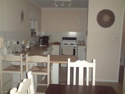 2 Bedroom Simplex to Rent in Hout Bay   - Property to rent - MR39338